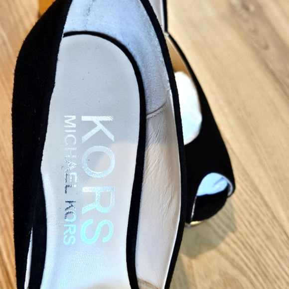 Michael Kors Black Suede Top Peep Toe Gold Wedges Size 5.5. Like new. - Picture 11 of 11